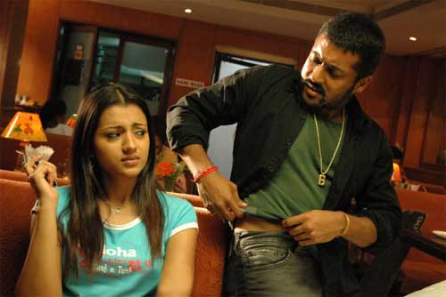 Tirsha and Surya in 'Aaru'