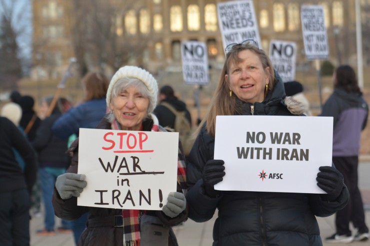iowans rally to end war in iran