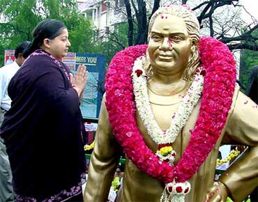 jayalalitha thevar 370