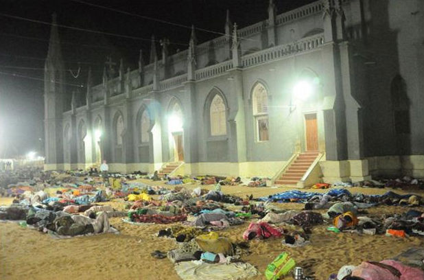 இடிந்தகரையில் மக்கள் koodanakulam_620