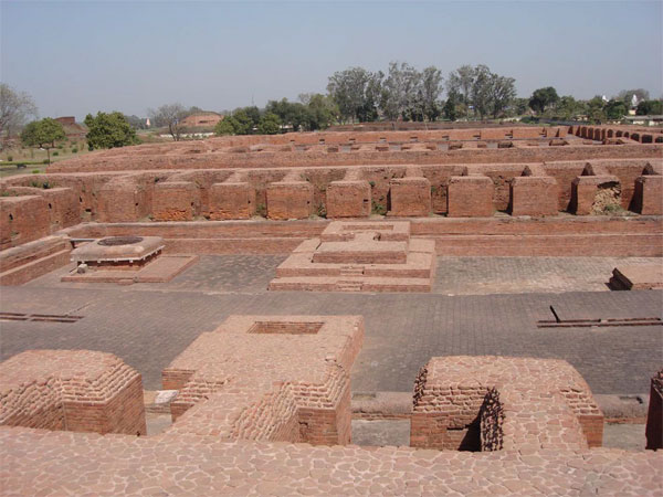 Ruins-of-Nalanda 600