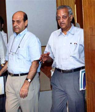 Naveen_chawla_and_gopalsamy