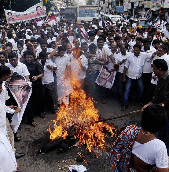 admk protest