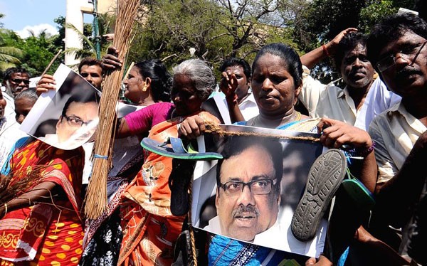aiadmk workers protest