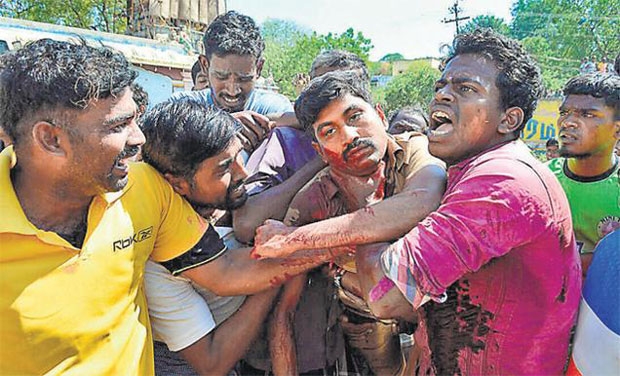 jallikattu bull attack police