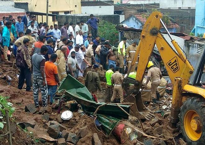 Wall collapse in mettupalayam