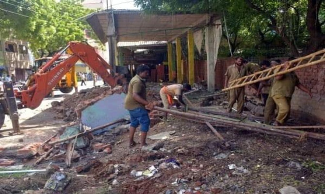 erode temple demolish 670
