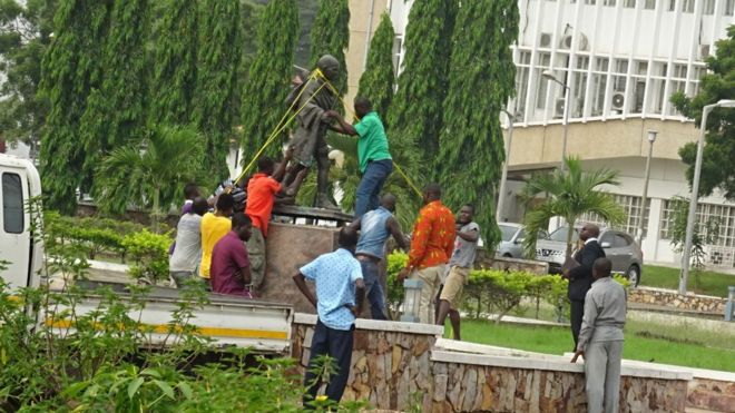 gandhi statue at ghana