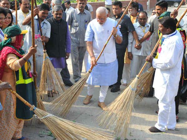 modi clean india
