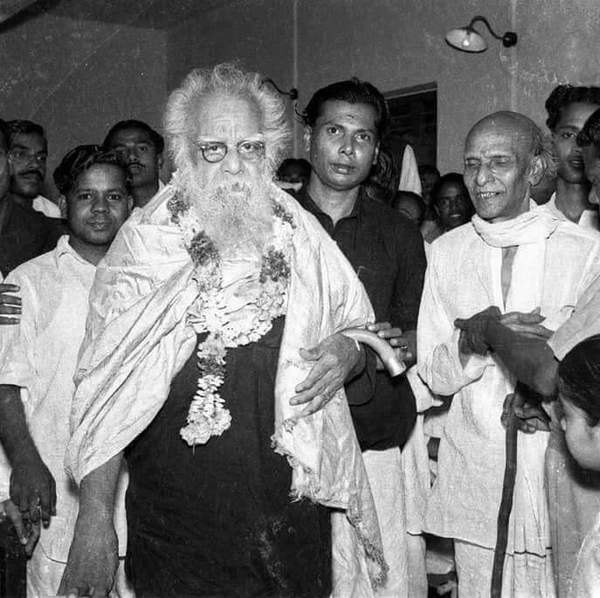 periyar with garland