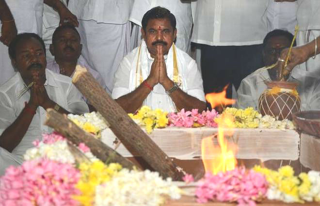 edappadi palanisamy on temple