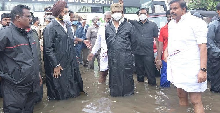 mk stalin during chennai flood