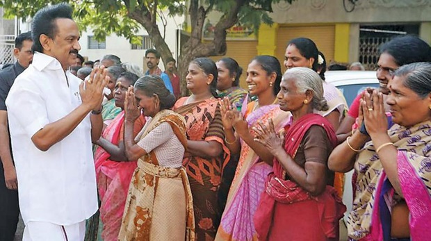 mk stalin with tn women