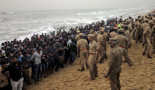 jallikattu supporters and police