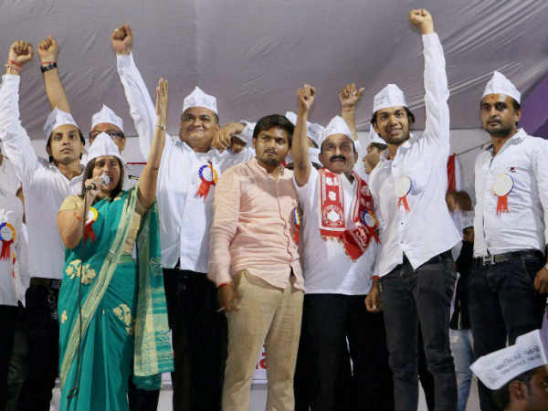 hardik patel agitation