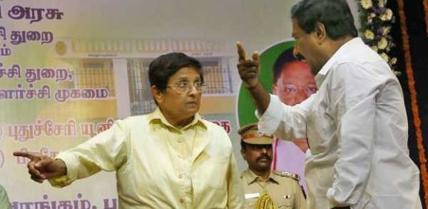 KIRANBEDI MLA ARGUE