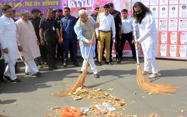 Manohar Lal Khattar and ram rahim