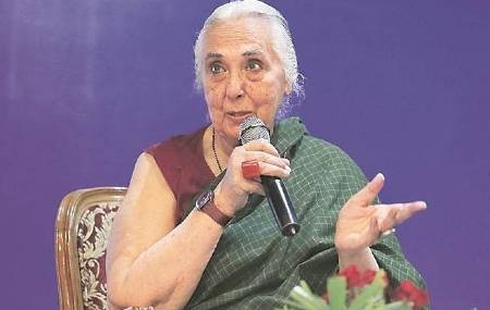 Romila thapar