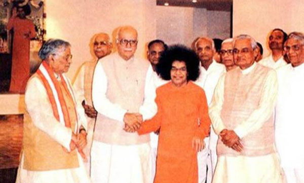 Sai Baba and bjp leaders