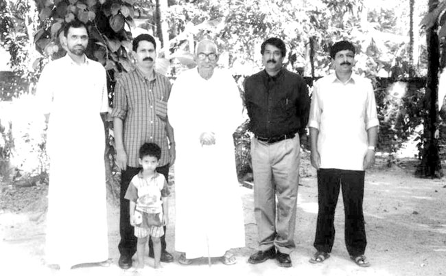 joseph vadakkan with his family