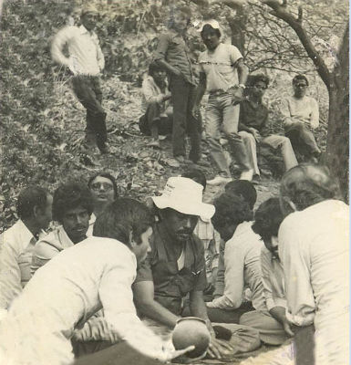 டாட்டா சுரங்கத்தில் உடன் பணியாற்றிய தோழர்களுடன் இடது ஓரத்தில் அருணகிரி (1985)