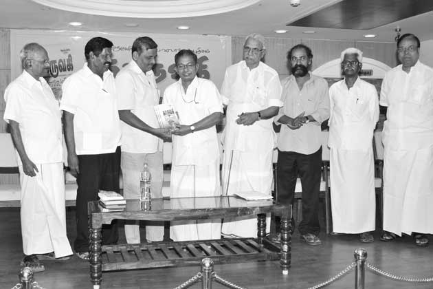 karuvaki_book_release