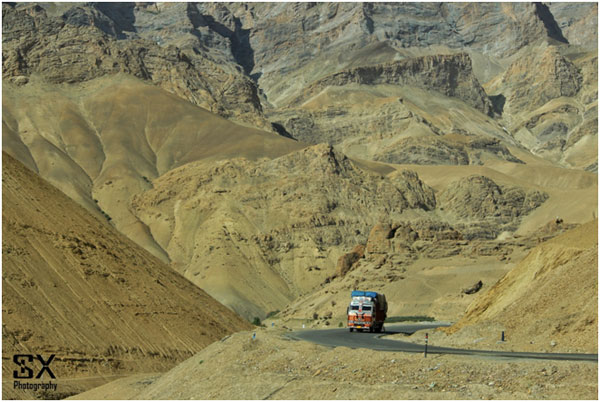 leh road lorry 600