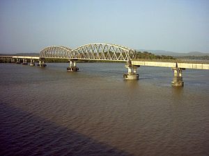 Konkan_railway_bridge_300