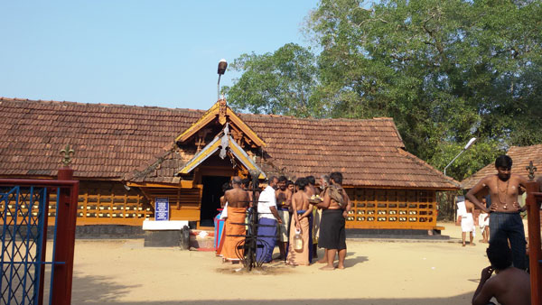 kuzhathupuzha temple