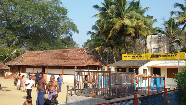 kuzhathupuzha temple 1