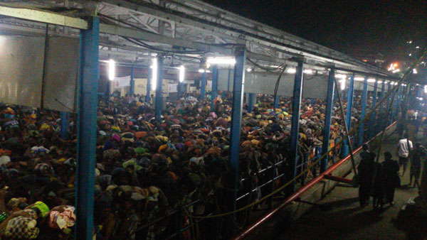 sabarimala devotees 600