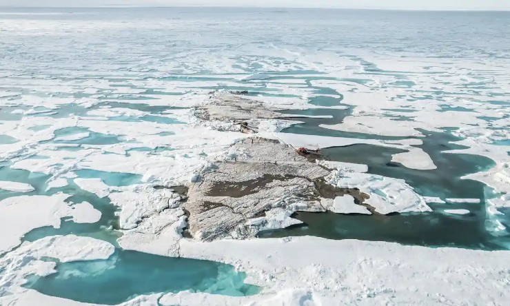 tiny island near greenland