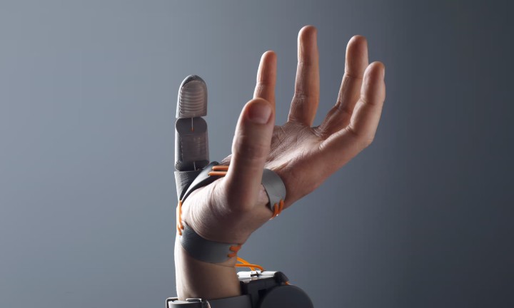 artificial finger 720