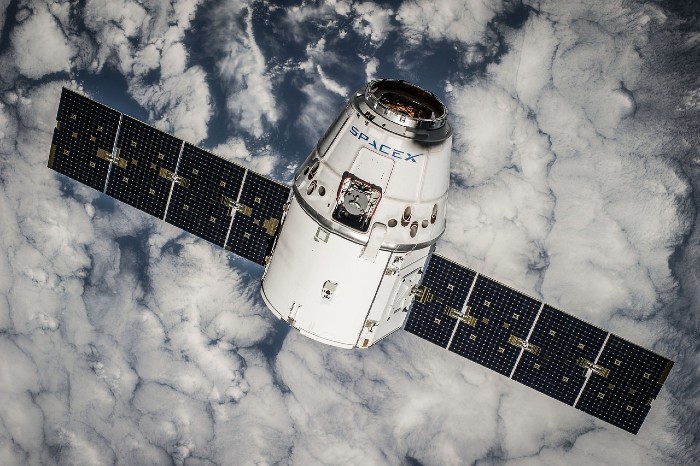 spacex satellite 700