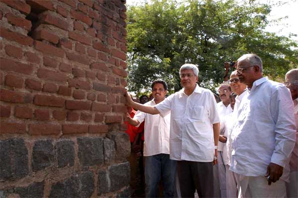 Su.Venkatesan, Prakash Karat, N.Varadharajan and W.R.Varadharajan in Uthapuram